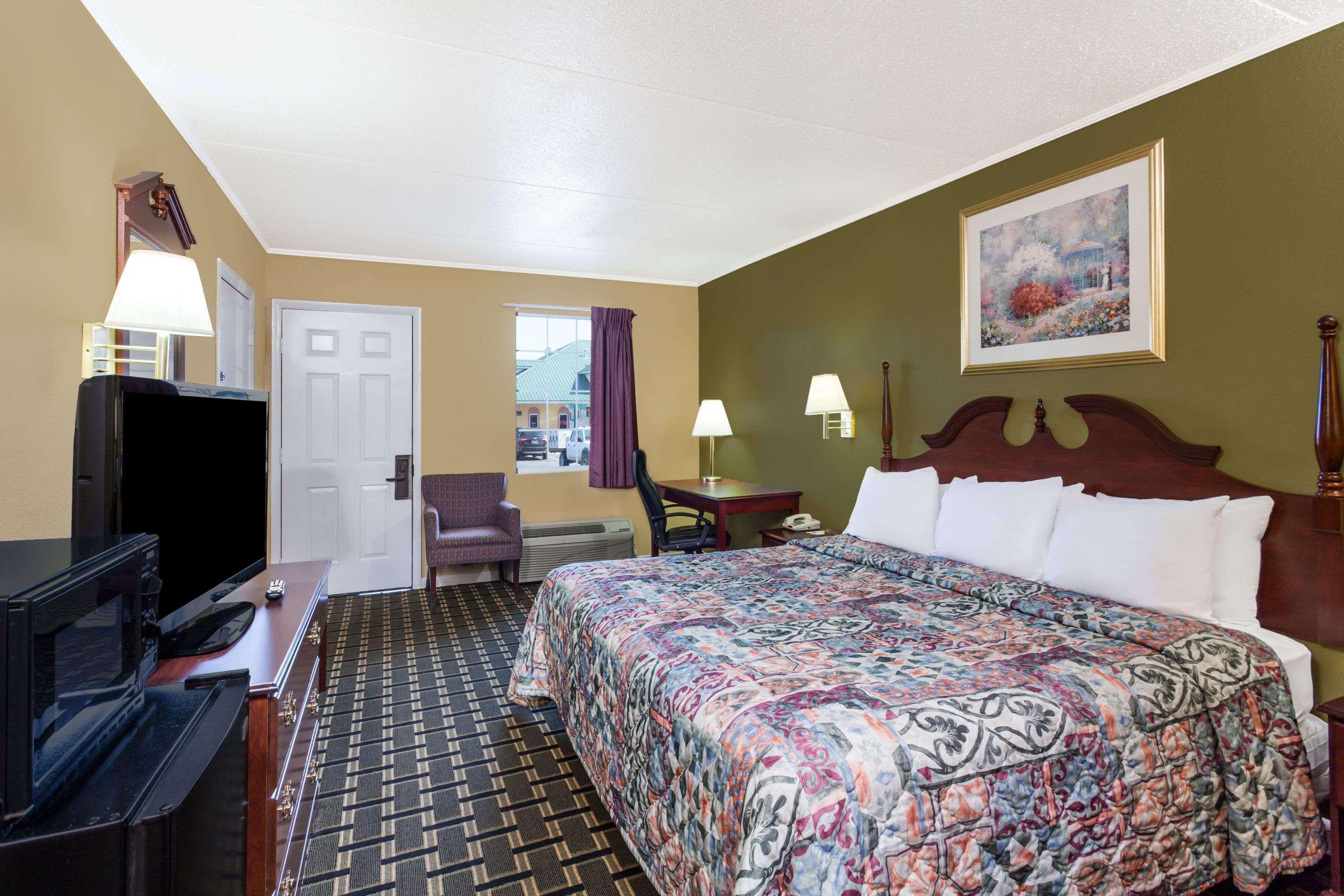 Days Inn By Wyndham Lenoir City Ngoại thất bức ảnh