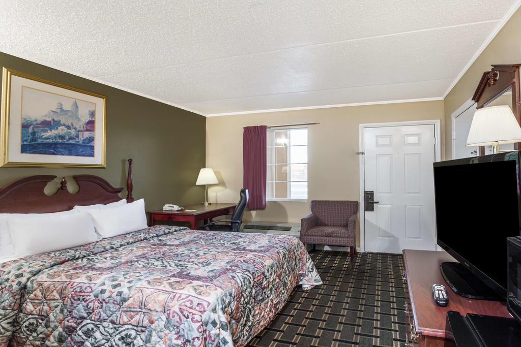Days Inn By Wyndham Lenoir City Ngoại thất bức ảnh